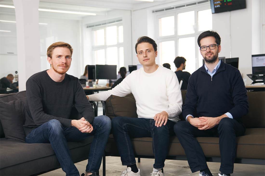 Christian Hecker, Thomas Pischke und Marco Cancellieri – die drei Gründer von Online-Broker Trade Republic in einer Reihe
