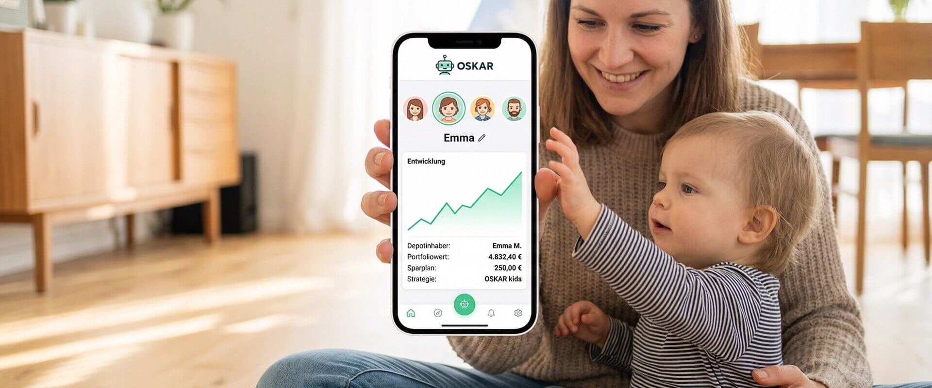 Mutter mit Kleinkind auf dem Wohnzimmerboden hält Smartphone mit OSKAR App, die das Kinderdepot Emma mit 4.832 Euro Portfoliowert und grünem ETF-Chart zeigt
